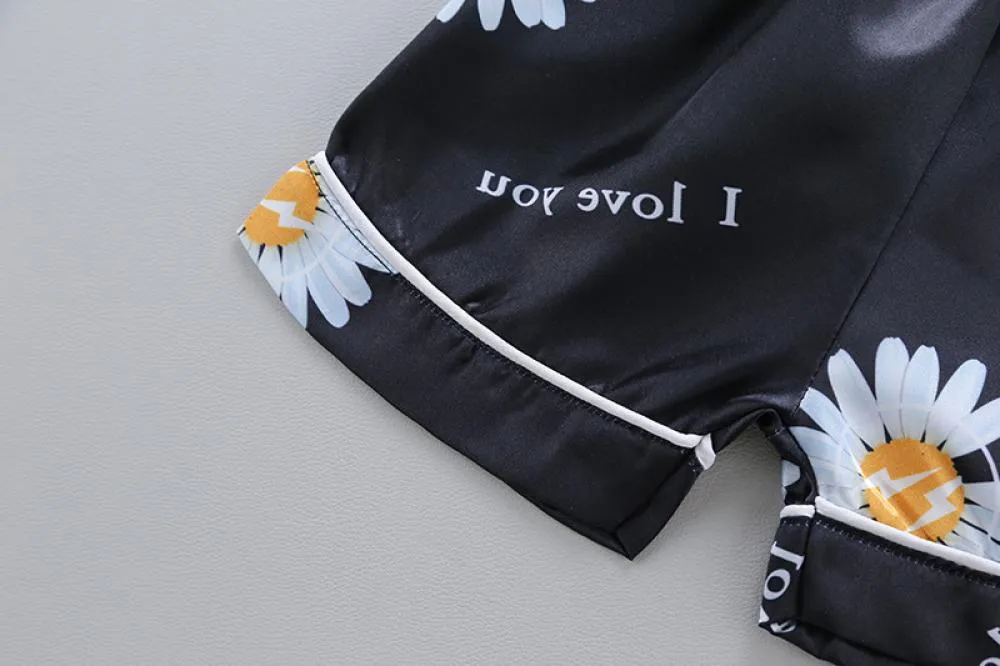 Boys And Girls Summer Pajamas Daisy Printed Ice Silk Top   Shorts Home and Sleep Set Children Clothing Wholesale Usa