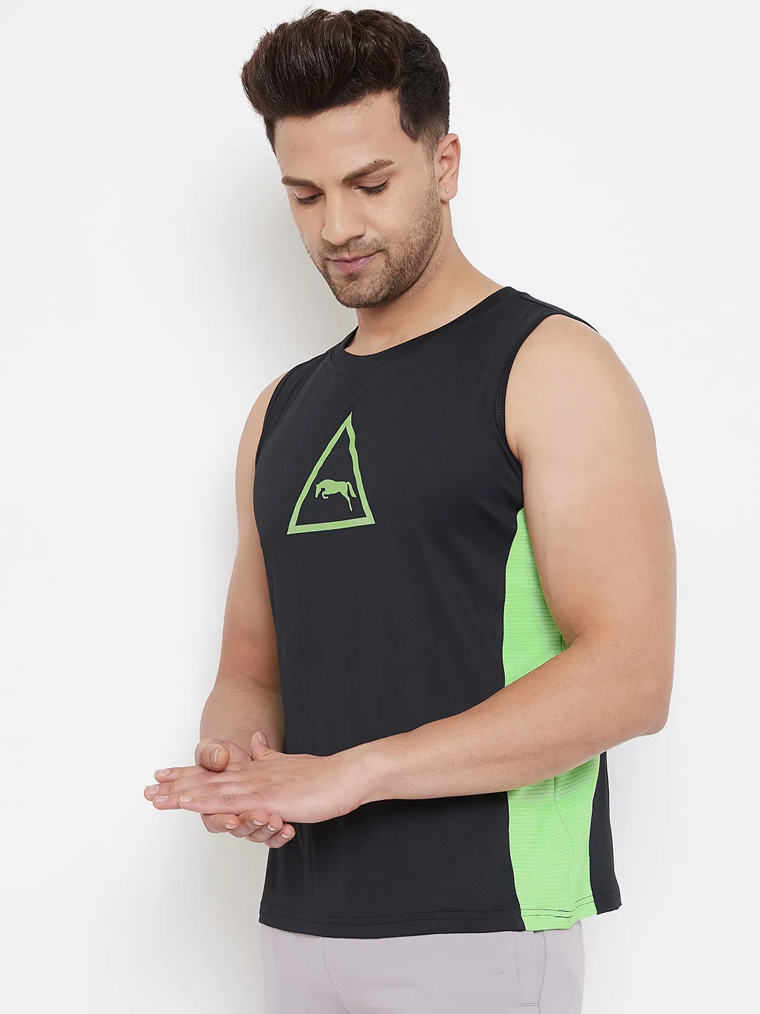 JUMP USA Men Black & Green Solid Active Wear T-shirt
