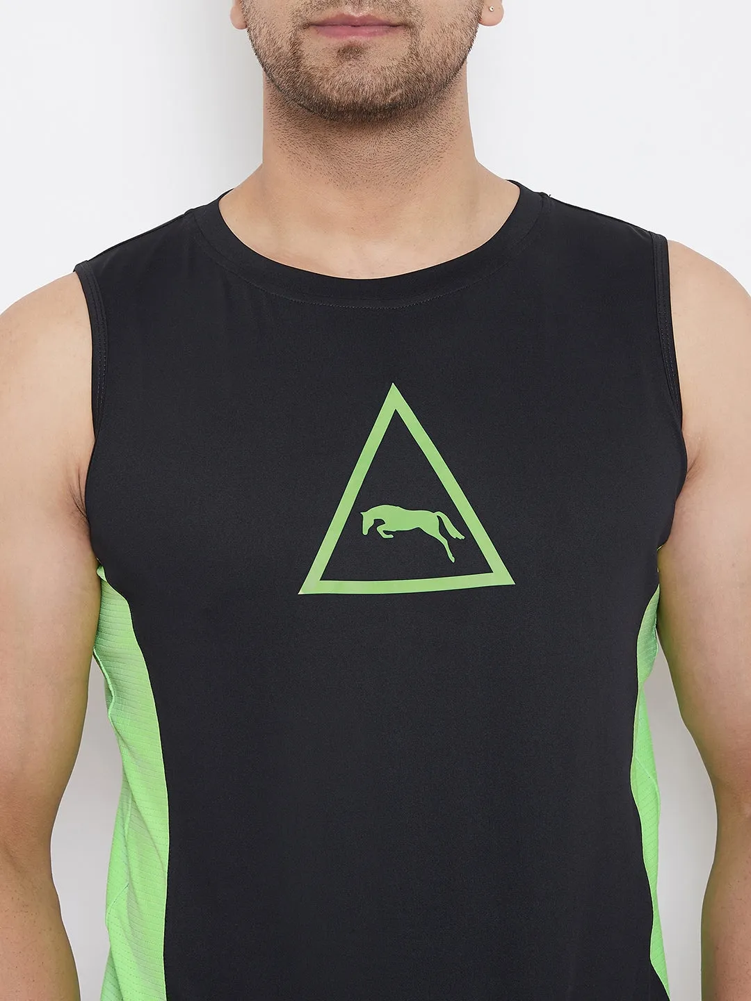 JUMP USA Men Black & Green Solid Active Wear T-shirt