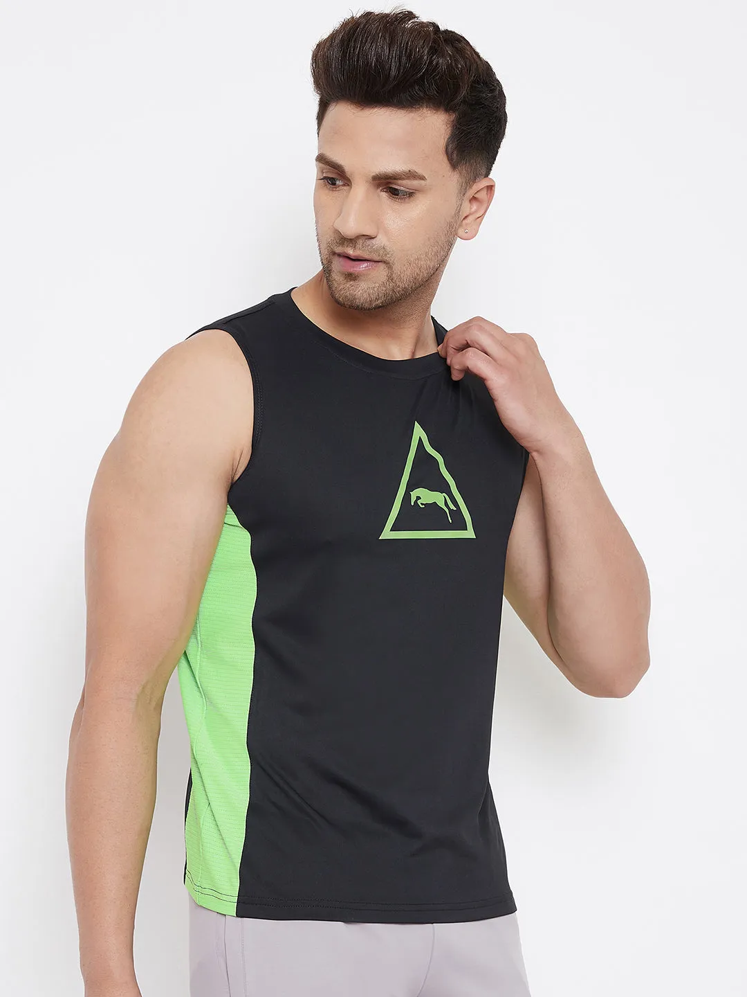 JUMP USA Men Black & Green Solid Active Wear T-shirt