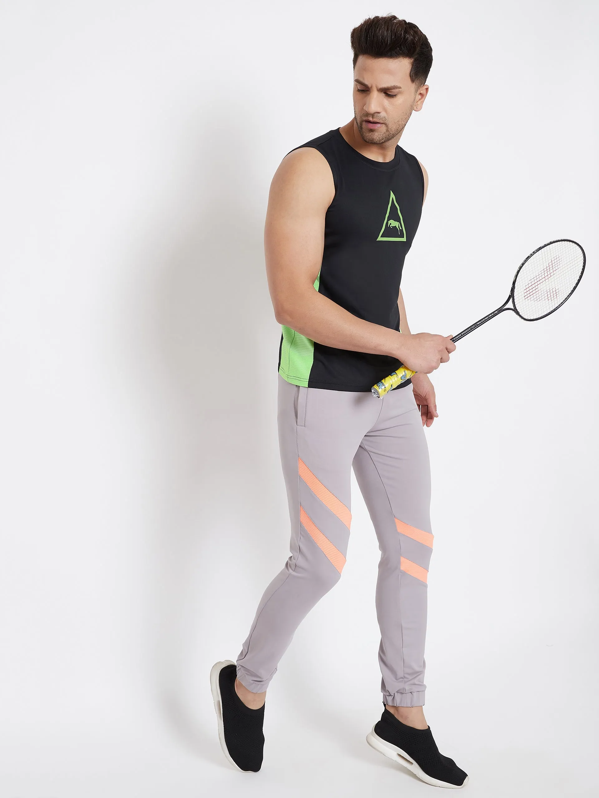 JUMP USA Men Black & Green Solid Active Wear T-shirt
