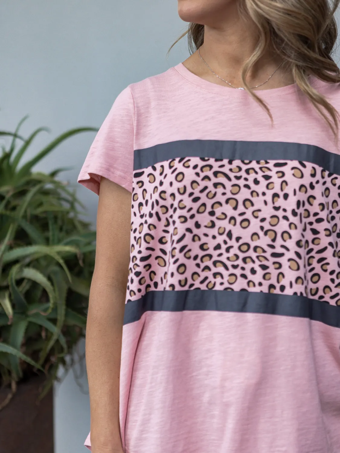 Maggie Leopard Tee - Pink