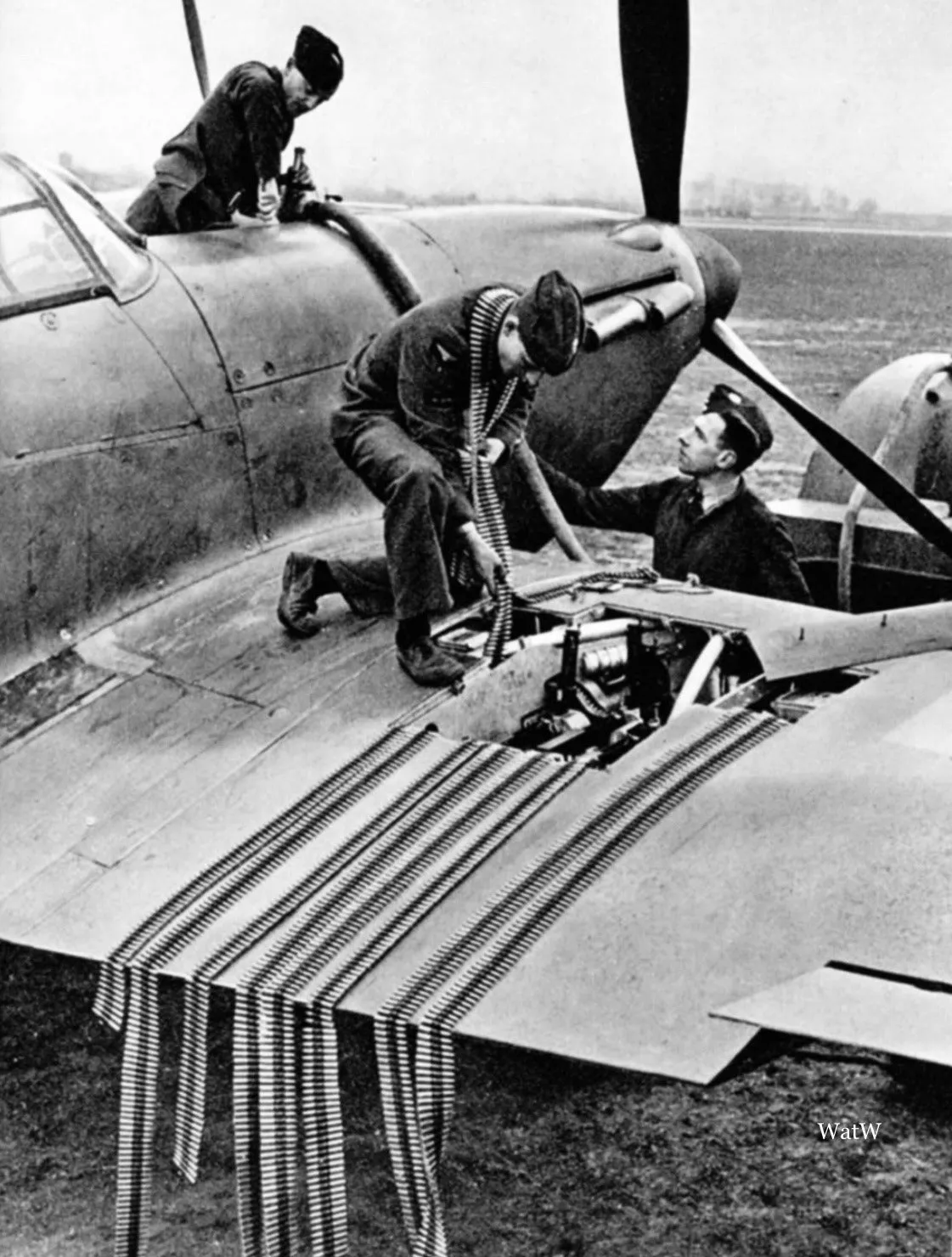 Original British WWII 1943 Dated R.A.F. Aircraft Browning .303 Mark II Display Machine Gun by John Inglis on Stand - Spitfire Supermarine, Hawker Hurricane & Avro Lancaster