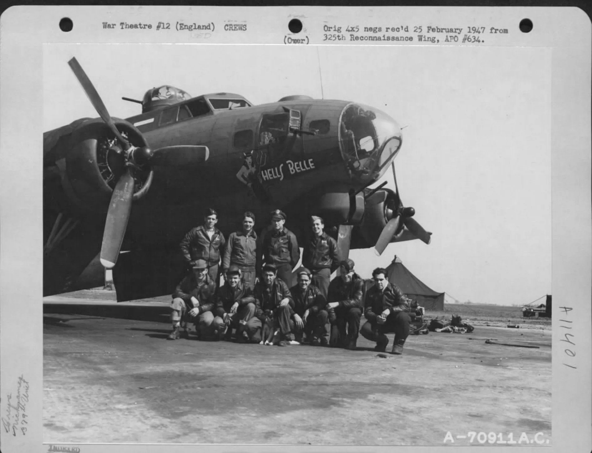 Original U.S. WWII B-17 Bomber Hells Belle Named A-2 Flight Jacket (Size 40)