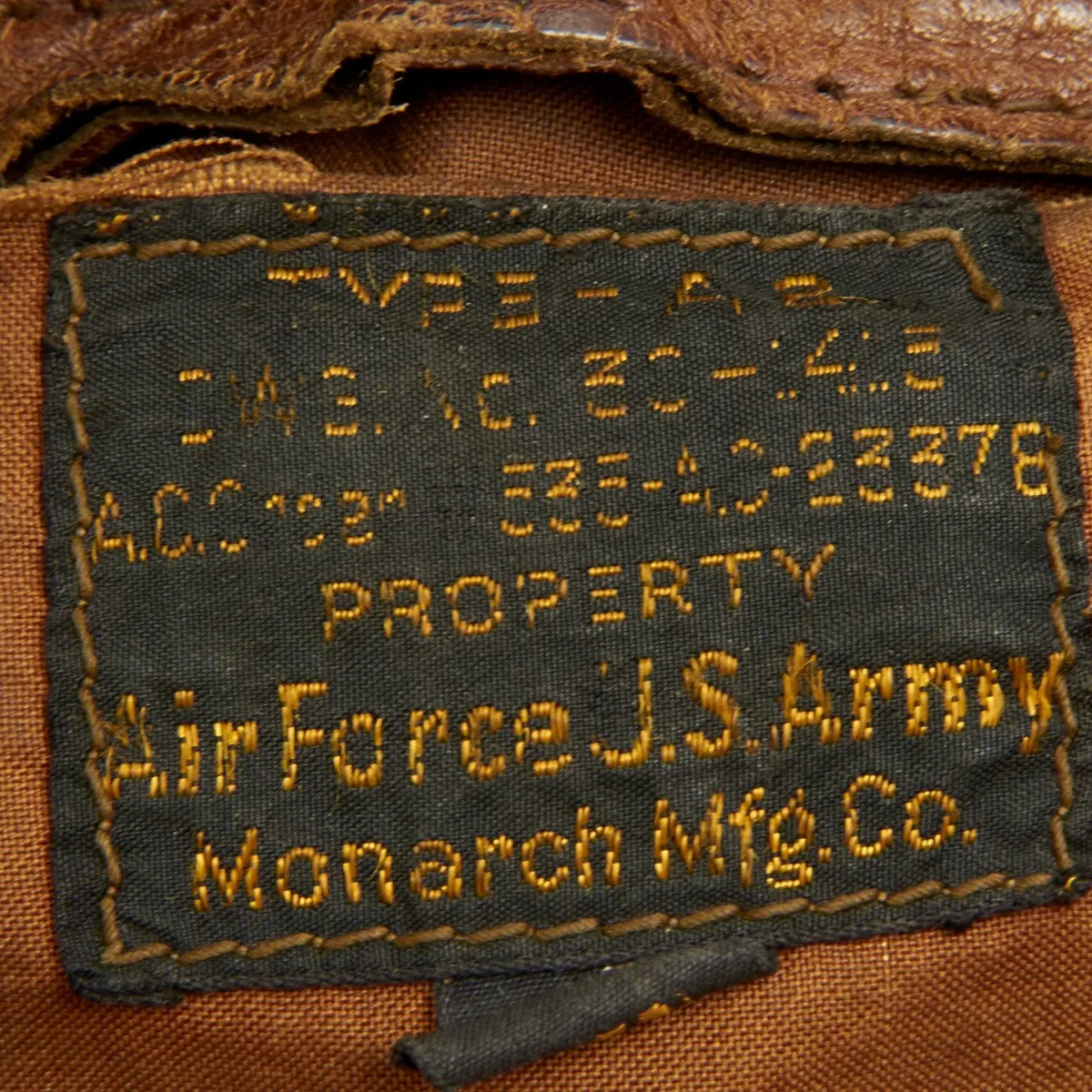 Original U.S. WWII B-17 Bomber Hells Belle Named A-2 Flight Jacket (Size 40)