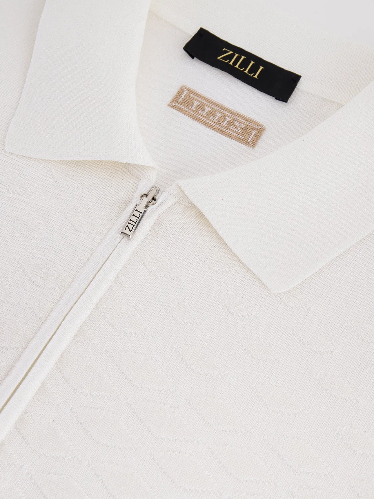 Short Sleeve Zipped Polo with Diamond Pattern
