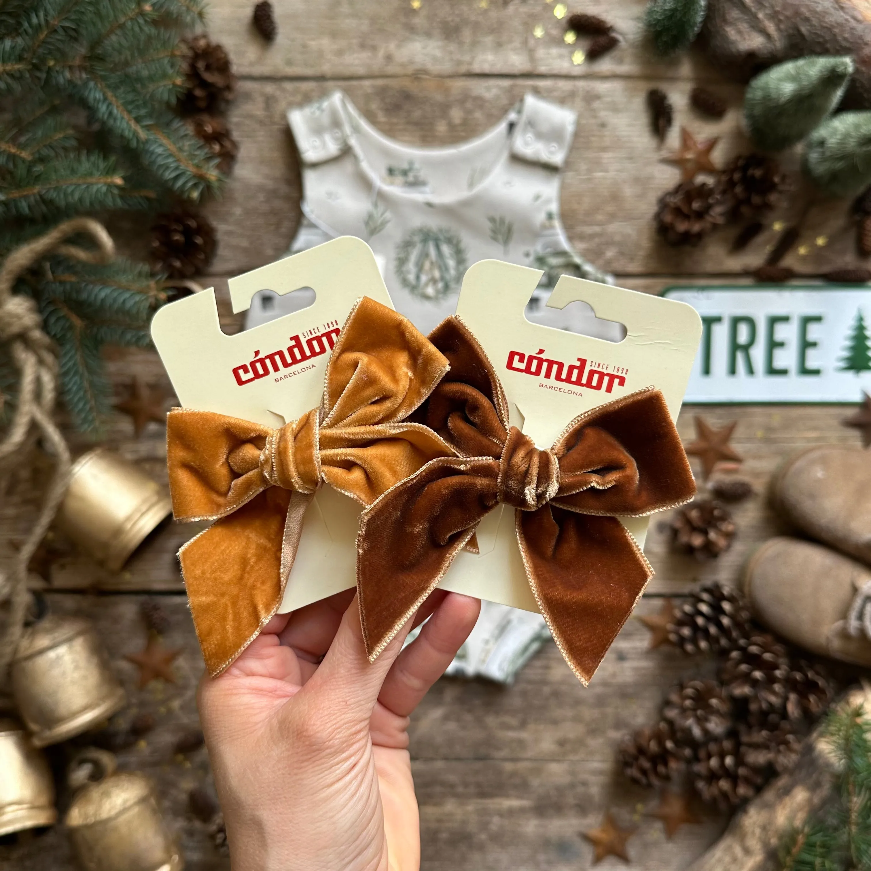 Truck And Wreath | Style With Bee | Bows